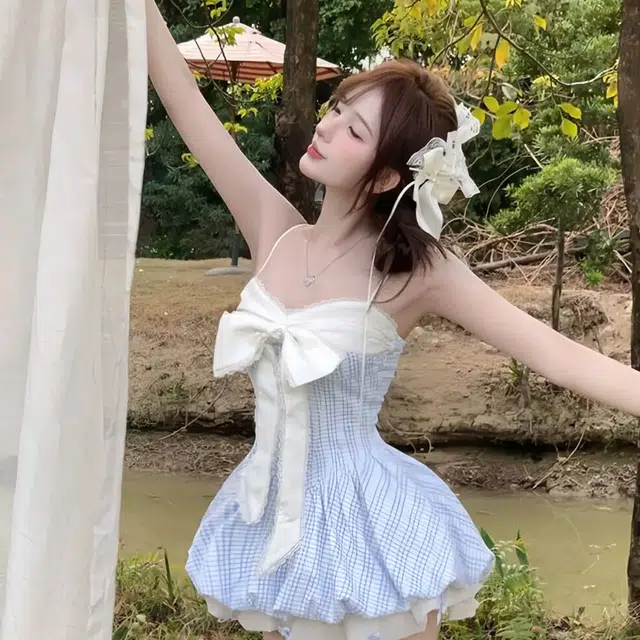 沐晓欣 性感纯欲风撞色蝴蝶结设计感假两件花苞短裙格调气质优雅高级感百搭修身收腰优雅蓝色格纹吊带连衣裙 女款