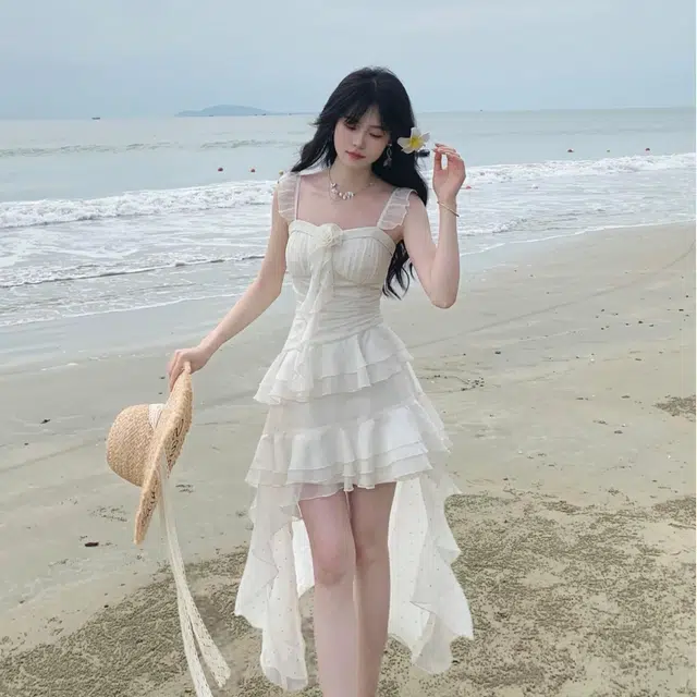 沐晓欣 设计感强烈海边度假乖乖女穿搭法式优雅气优雅质感设计感小众雪纺拖尾度假纯欲风仙女不规则裙摆小众选择拖尾设计吊带连衣裙 女款