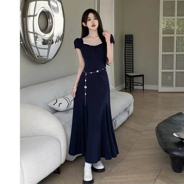 沐晓欣 千金风质感穿搭性感辣妹极简主义法式典雅纯欲蕾丝拼接高级感收腰方领长裙短袖连衣裙 女款