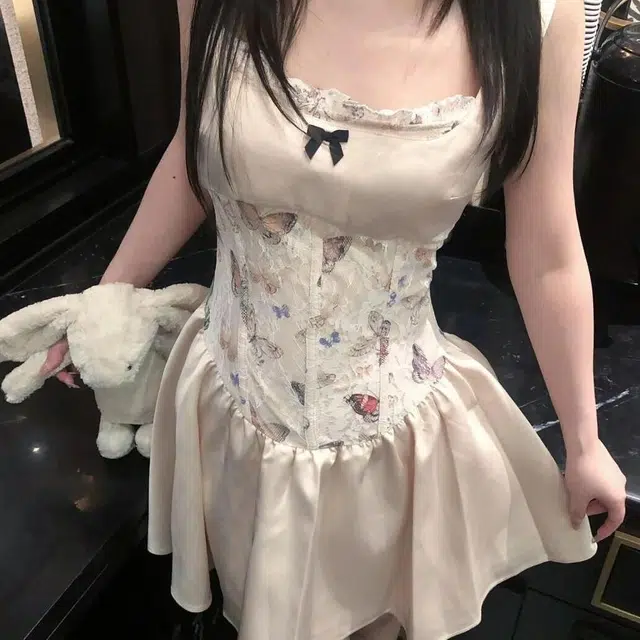 沐晓欣 时尚舒适法式复古甜美高级设计感气质优雅舒适减龄蝴蝶结印花修身显瘦百搭蓬蓬短裙子吊带连衣裙 女款