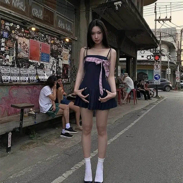 沐晓欣 可爱甜辣妹乖乖女气质优雅时尚舒适高级设计感蝴蝶结性感收腰修身百搭百褶短裙吊带连衣裙 女款