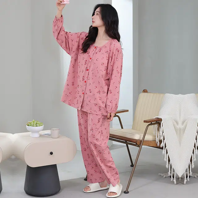 棉基因 胸垫系列 印花防凸点大码简约舒适亲肤透气长袖长裤带双侧口袋家居服休闲可外穿睡衣套装 女款 火龙果色