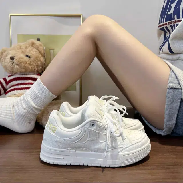 小众潮流加绒休闲运动风 保暖防滑透气 低帮 板鞋 女款 米白色