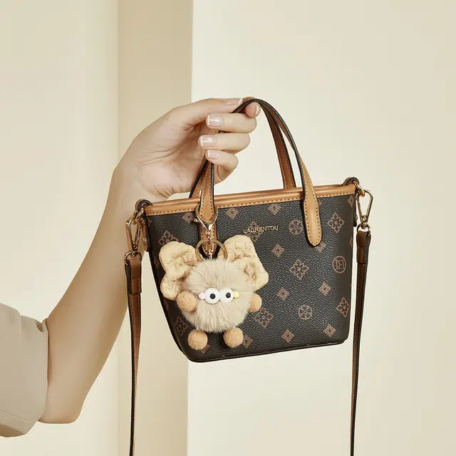 老人头 经典时尚老花小托特通勤休闲百搭可爱挂件菜篮子 合成革 单肩斜挎手提包 女款 咖色