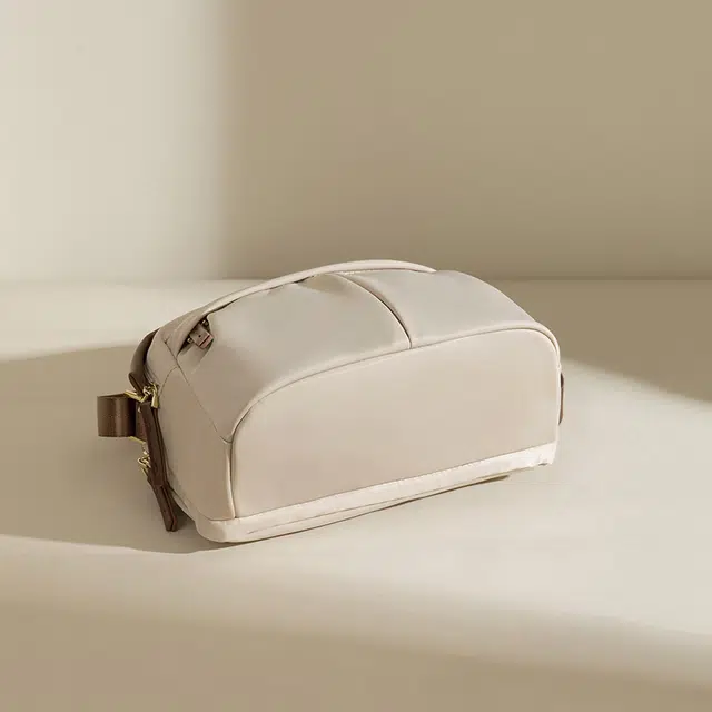 老人头 通勤百搭柔软褶皱设计小众设计感休闲 牛津纺 斜挎包 女款 赫本黑/果仁杏