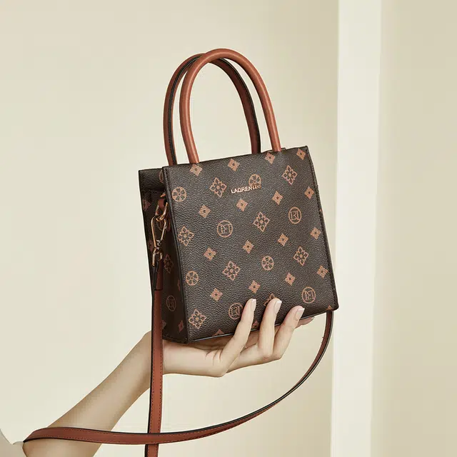 老人头 经典印花时尚小众设计 合成革 单肩斜挎手提包 女款 咖色