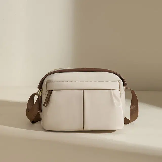 老人头 通勤百搭柔软褶皱设计小众设计感休闲 牛津纺 斜挎包 女款 赫本黑/果仁杏