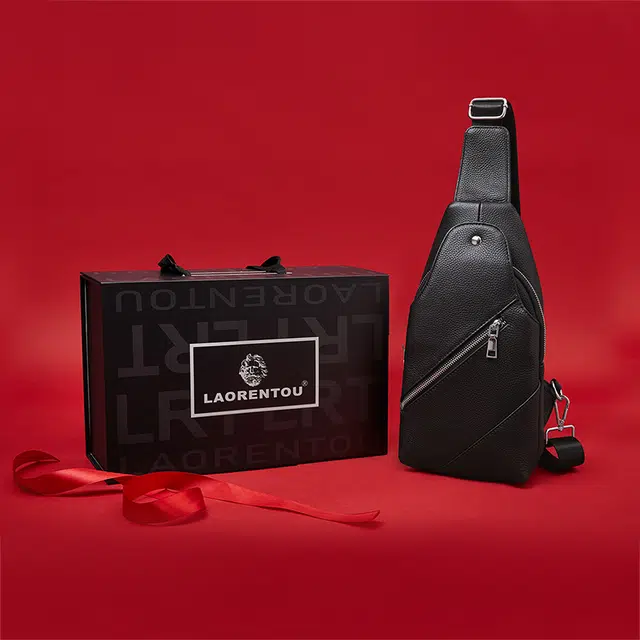 老人头 商务通勤休闲简约时尚斜挎包 头层牛皮 胸包 常规 男款 黑色