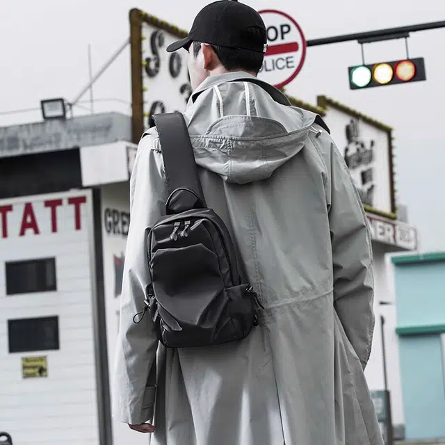 老人头 机能风简约纯色百搭 织物 胸包 男款 黑色