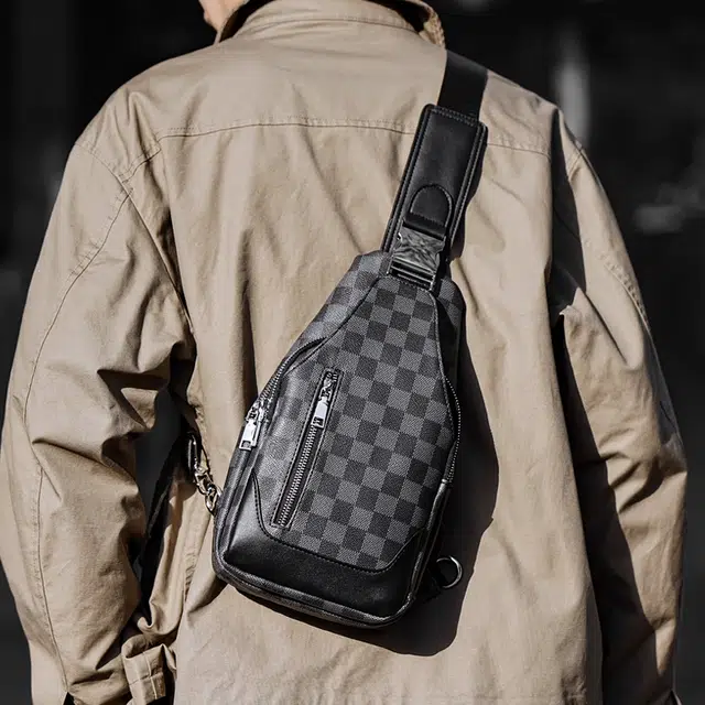 老人头 经典时尚潮流百搭 合成革 胸包 常规 男款 黑色