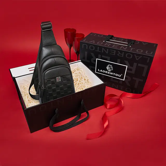 老人头 商务通勤轻便出行单肩斜挎包 头层牛皮 胸包 男款 黑色