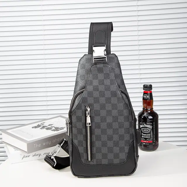 老人头 经典时尚潮流百搭 合成革 胸包 常规 男款 黑色