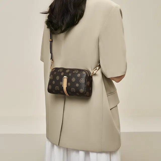 老人头 时尚高级感休闲百搭通勤 合成革 斜挎包 常规 女款 啡色