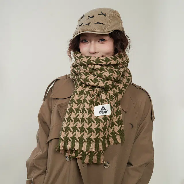PEAK Houndstooth Scarf