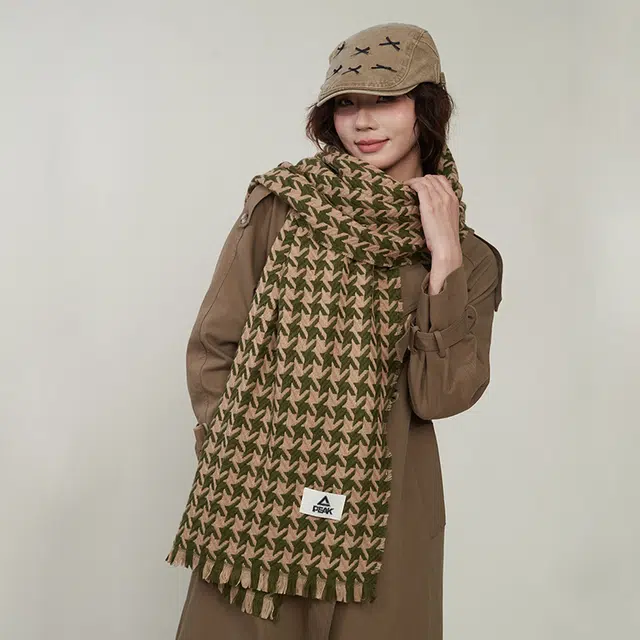 PEAK Houndstooth Scarf