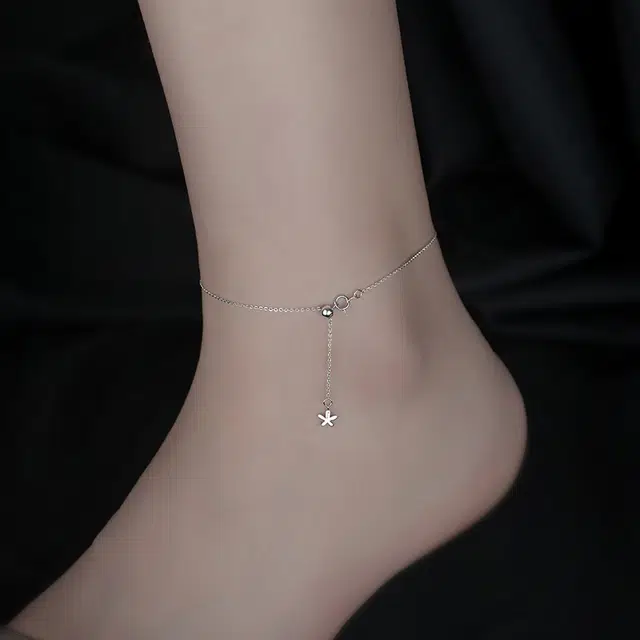 925