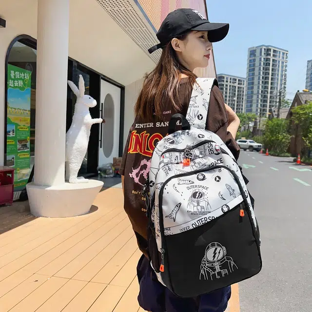 普乐威 时尚潮流印花电脑包大容量休闲百搭通勤旅行背包初高中学生书包 尼龙 双肩包 男女同款情侣款 白色/黑色/卡其色