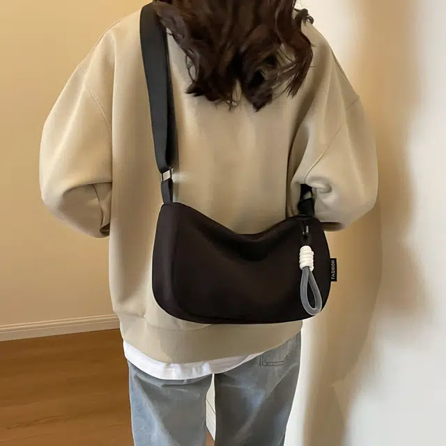 普乐威 高颜值简约时尚百搭小众通勤 布 单肩包 男女同款情侣款 白蓝/白黑/黑色