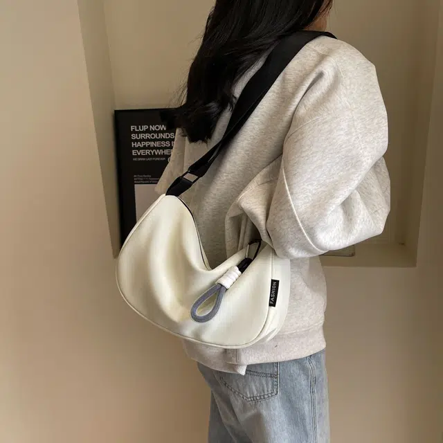 普乐威 高颜值简约时尚百搭小众通勤 布 单肩包 男女同款情侣款 白蓝/白黑/黑色