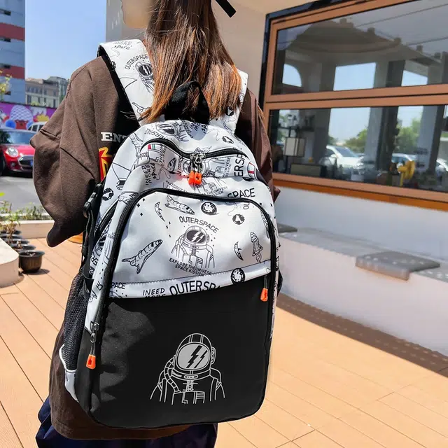 普乐威 时尚潮流印花电脑包大容量休闲百搭通勤旅行背包初高中学生书包 尼龙 双肩包 男女同款情侣款 白色/黑色/卡其色