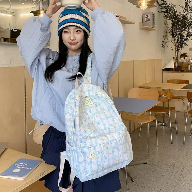 普乐威 高颜值甜美可爱少女小众设计星星上课通勤书包大容量轻便百搭 尼龙 双肩包 常规 女款 蓝色/粉色