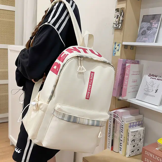 普乐威 小众慵懒简约字母上课通勤百搭高颜值大容量轻便 尼龙 双肩包 男女同款情侣款 多色