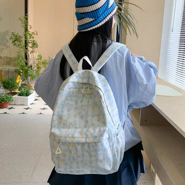 普乐威 高颜值甜美可爱少女小众设计星星上课通勤书包大容量轻便百搭 尼龙 双肩包 常规 女款 蓝色/粉色