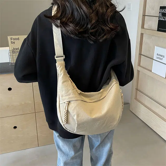 普乐威 简约百搭高级感轻便文艺上课通勤 布 单肩包 男女同款情侣款 多色