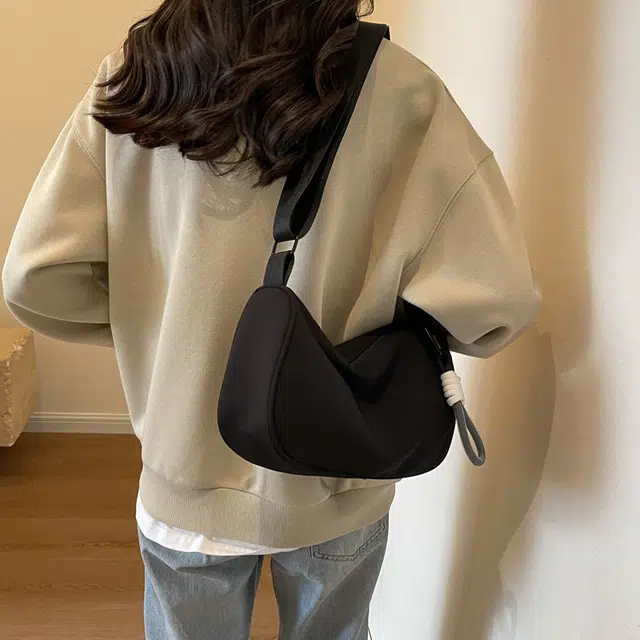 普乐威 高颜值简约时尚百搭小众通勤 布 单肩包 男女同款情侣款 白蓝/白黑/黑色