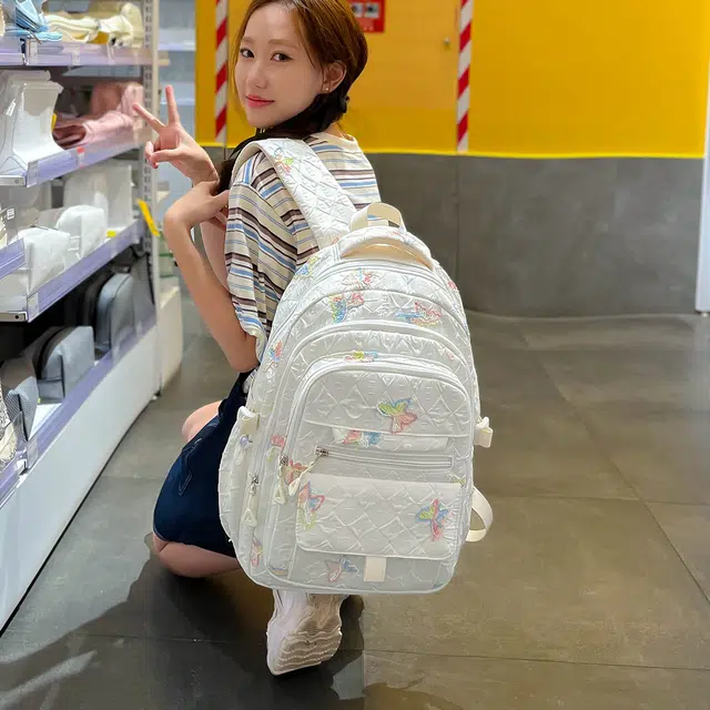 普乐威 日系文艺小清新可爱甜美高颜值书包上课通勤简约百搭大容量轻便休闲旅游 尼龙 双肩包 常规 男女同款情侣款 多色