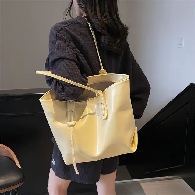 TRANSFORMERS PU Tote