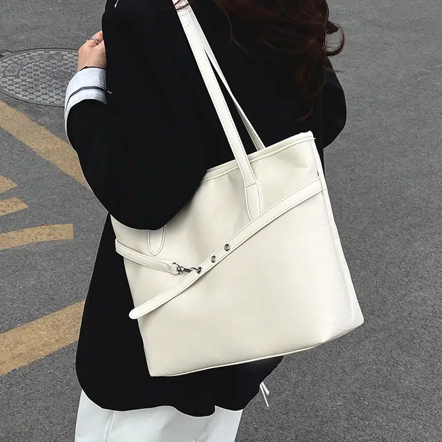TRANSFORMERS Tote
