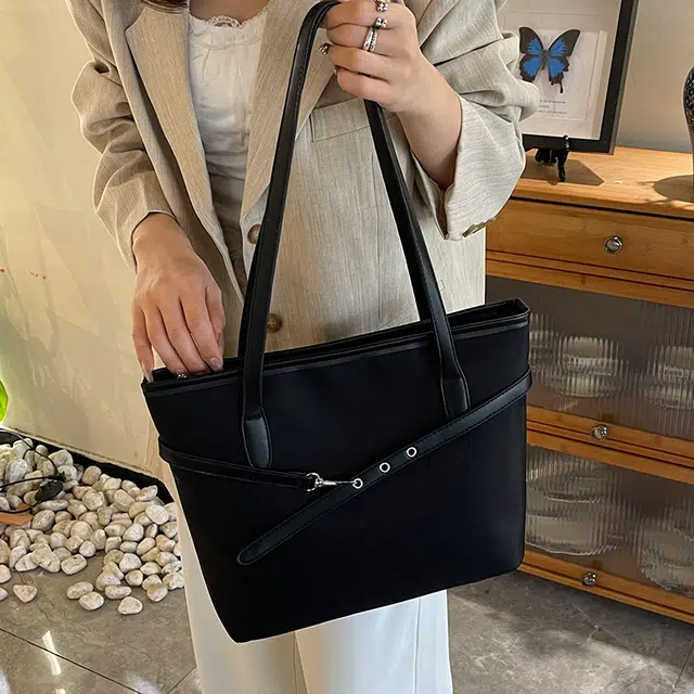 TRANSFORMERS Tote