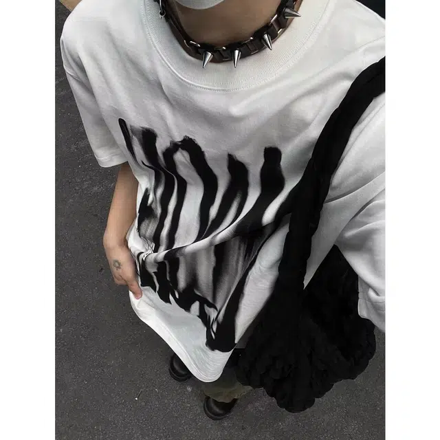 PAINT STAIN T