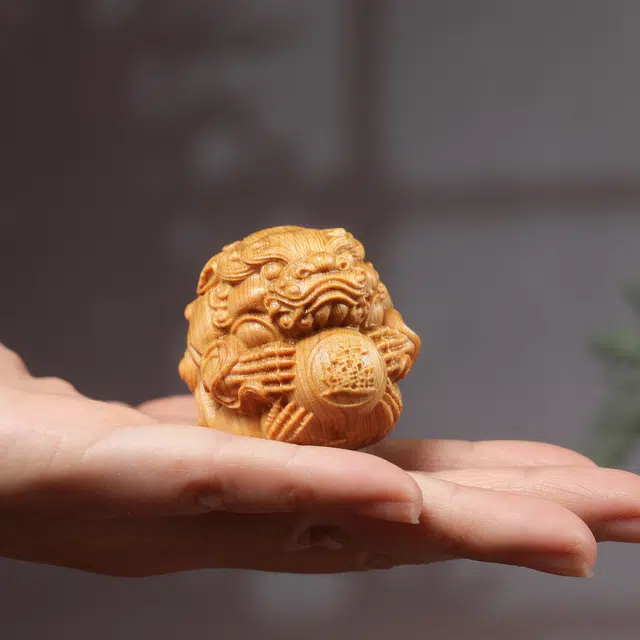 素于 国潮潮玩创意雕刻工艺品吉祥物招财貔貅吉祥如意心想事成财运亨通随身办公家居好运 崖柏 把件 男女同款情侣款