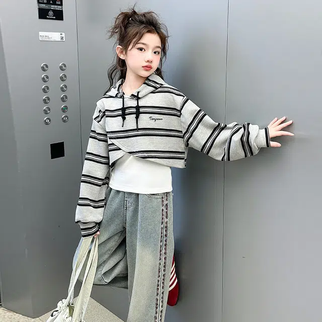 俞兆林卫衣 舒适百搭洋气条纹 加白色背心 青少年