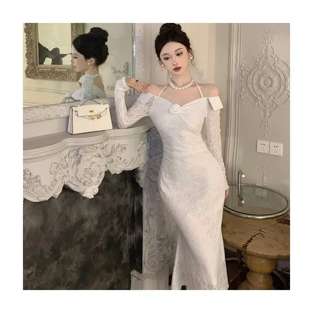 俞兆林 法式纯欲蕾丝裙时尚气质露肩挂脖长款长袖连衣裙 女款