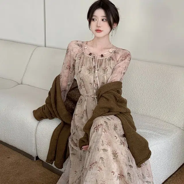 俞兆林 新中式中国风小众松弛清冷设计感裙子简约舒适碎花复古长袖连衣裙 女款