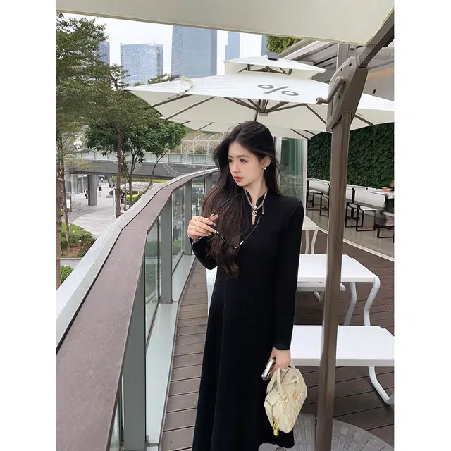 俞兆林 新中式淑女气质收腰针织垂感简约舒适优雅轻熟感长袖连衣裙 女款