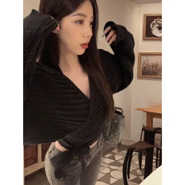 俞兆林 设计感蝴蝶结绑带长袖收腰修身显瘦外穿短款上衣针织衫 女款