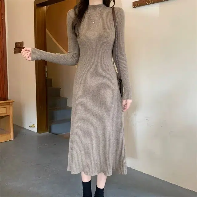 俞兆林 打底针织过膝显瘦配搭配半高领裙子简约舒适优雅气质长袖连衣裙 女款