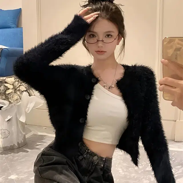 俞兆林 氛围感休闲简约舒适短款修身显瘦百搭针织衫 女款