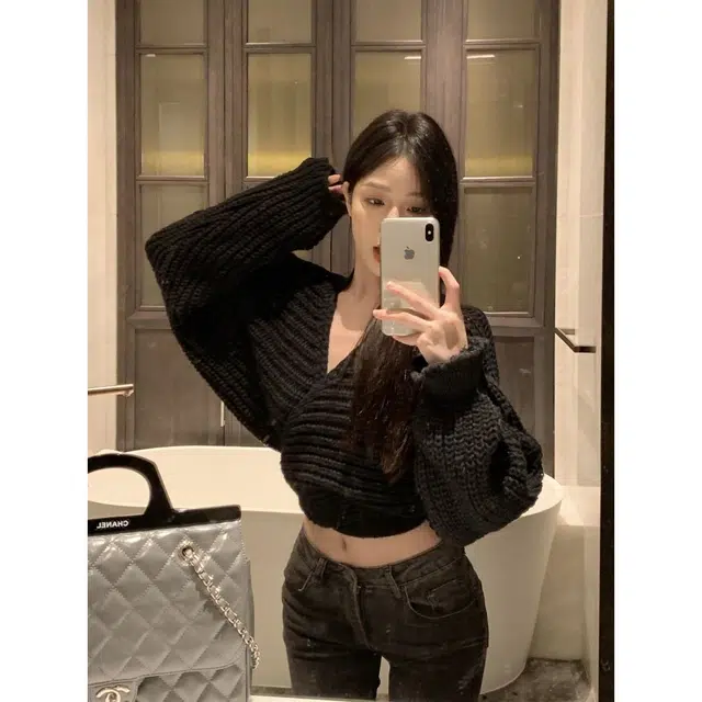V