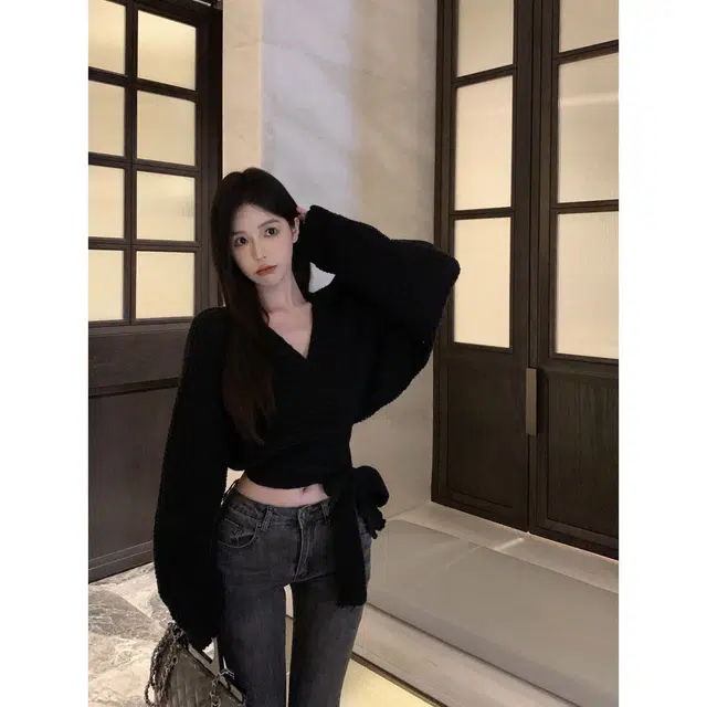 V