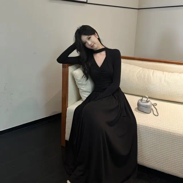 俞兆林 小众设计感舒适飘带气质修身显瘦优雅长袖连衣裙 女款
