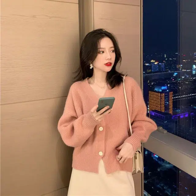 俞兆林 纯色简约舒适百搭质感短款韩版风格休闲针织衫 女款