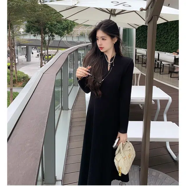 俞兆林 新中式淑女气质收腰针织垂感简约舒适优雅轻熟感长袖连衣裙 女款