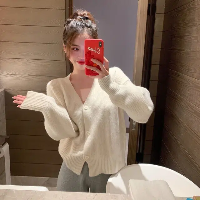 俞兆林 纯色简约舒适百搭质感短款韩版风格休闲针织衫 女款