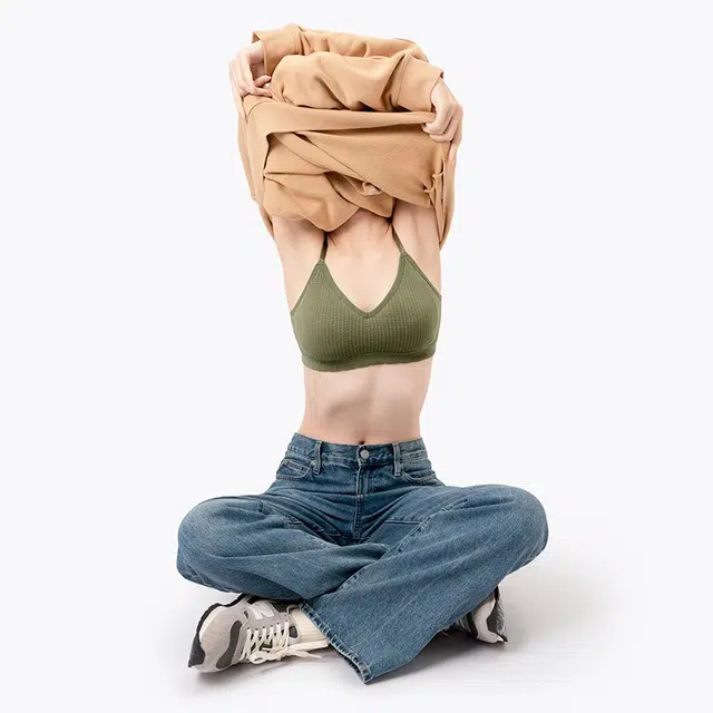 靴下物 薄款无钢圈纯色小胸聚拢文胸 女款