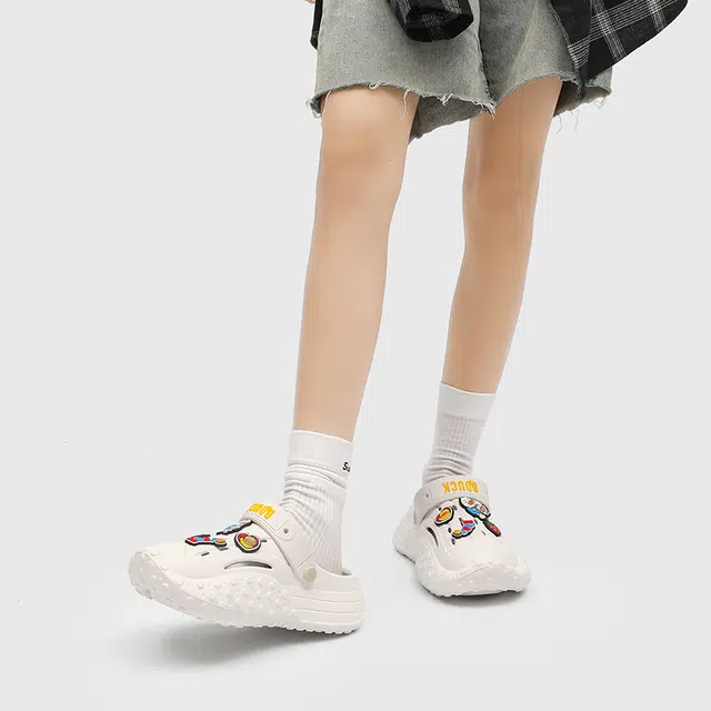 B.Duck Citywalk